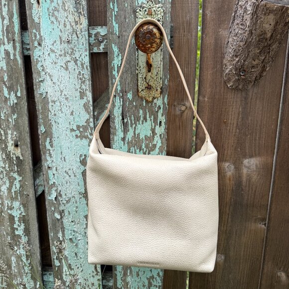 The Horse Daisy Pebble Leather Shoulder Bag Oat - Picture 8 of 12